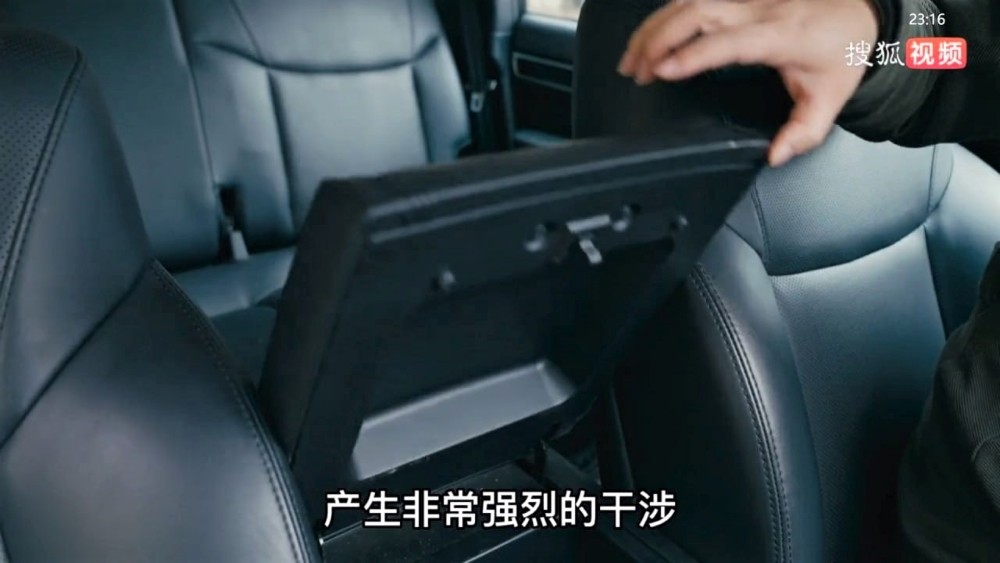 китайский клон Toyota Land Cruiser 200 Hengtian L4600 салон интерьер качество сборки