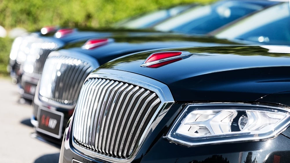 Hongqi H7 капот логотип красный флаг седаны лимузины