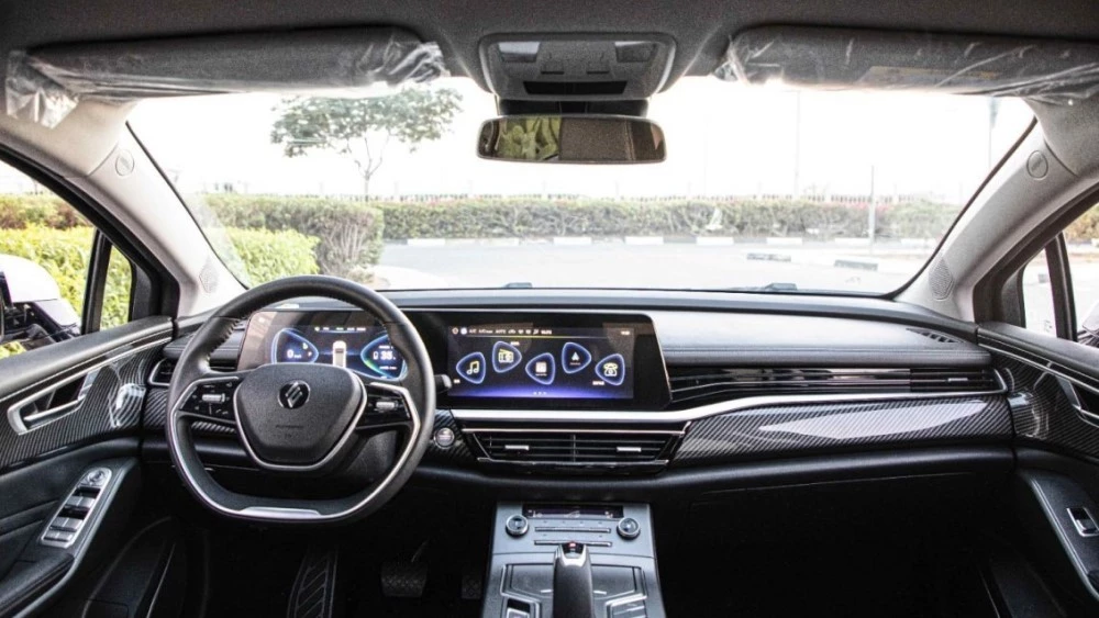 JMEV GSE / Yi салон интерьер