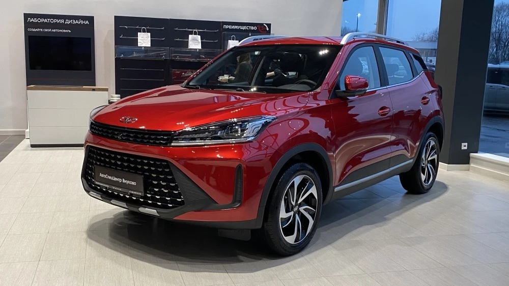 кроссовер Kaiyi X3 Pro в России спереди сбоку