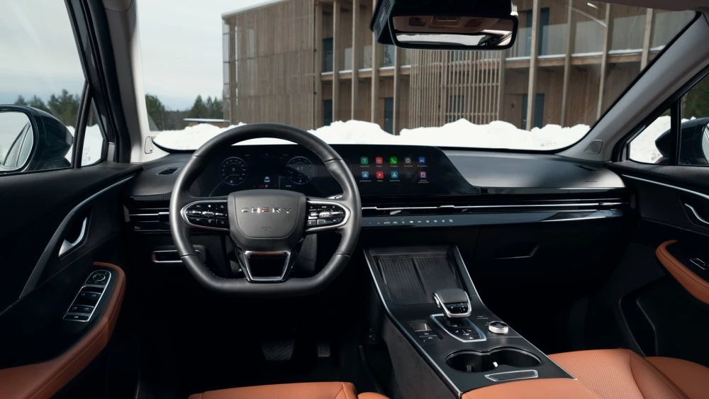 полноприводная Omoda C5 AWD салон интерьер