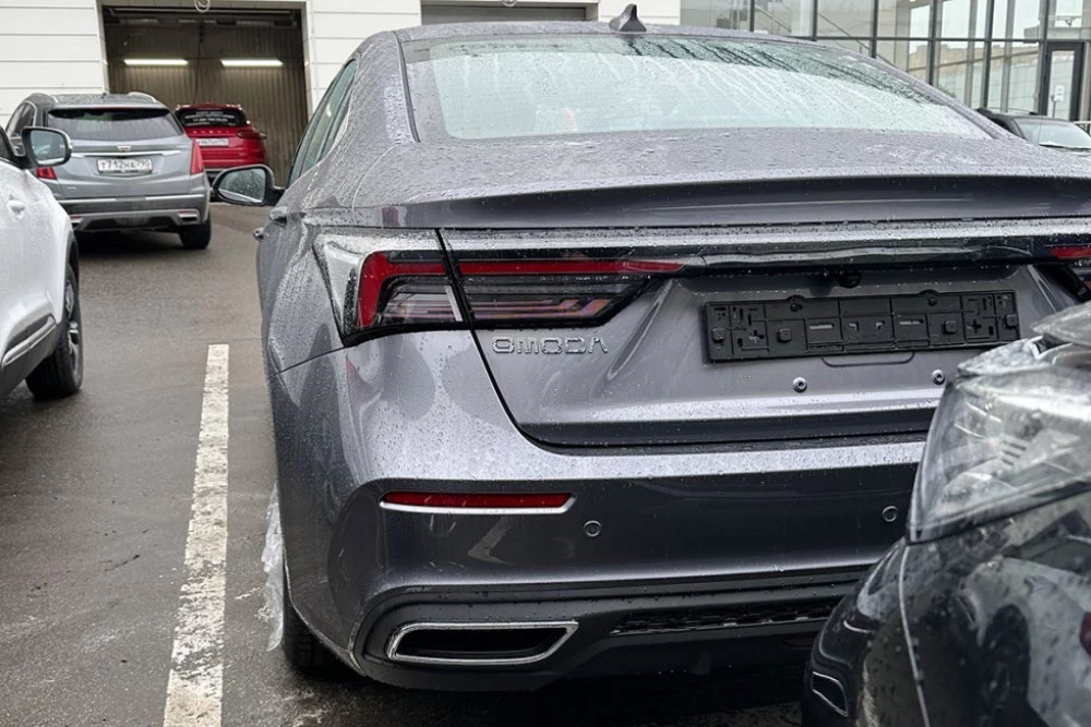 Omoda S5 седан в России сзади