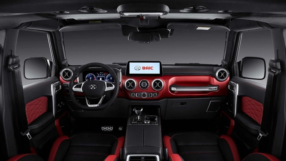 внедорожник BAIC BJ40 Plus салон интерьер