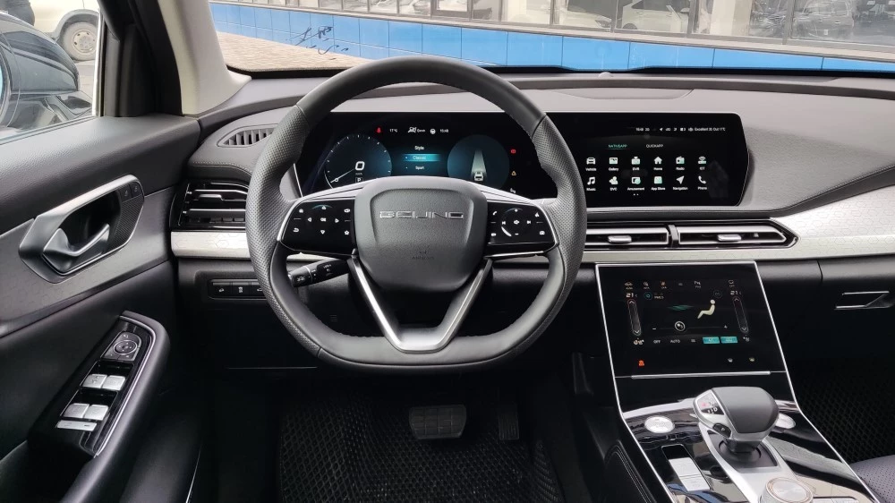BAIC X7 салон интерьер кокпит рулевое колесо