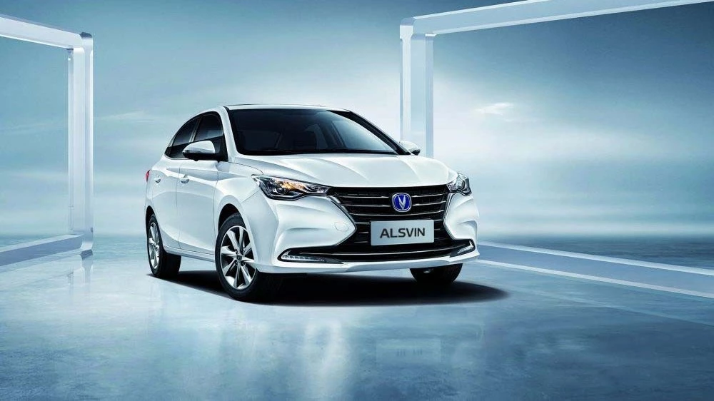 Седан Changan Alsvin сбоку спереди