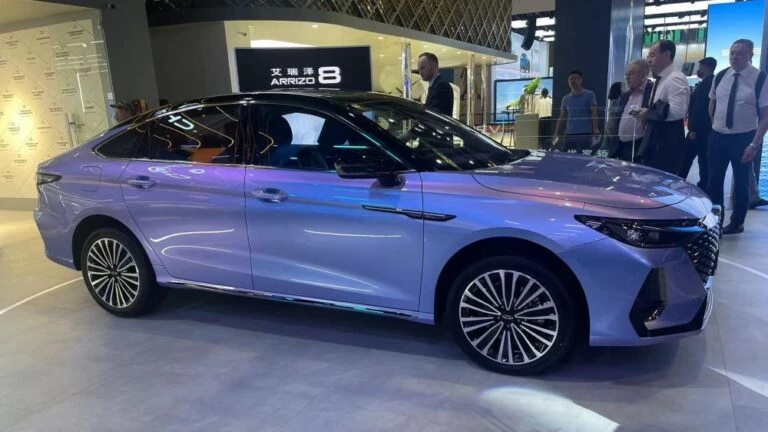 Chery Arrizo C-DM сбоку спереди