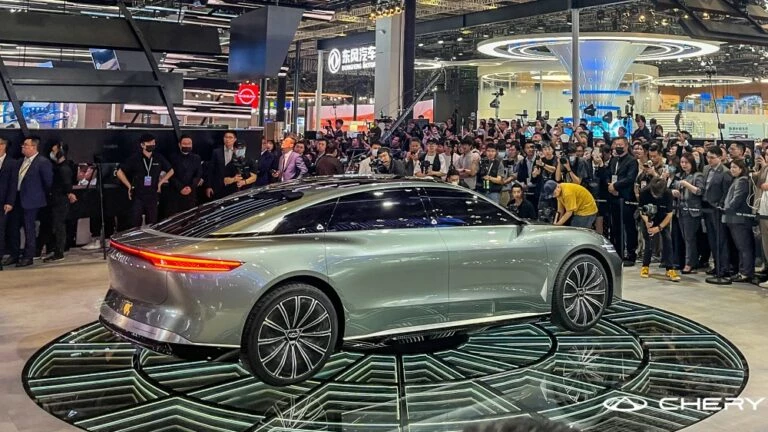 Chery Arrizo Star сзади сбоку