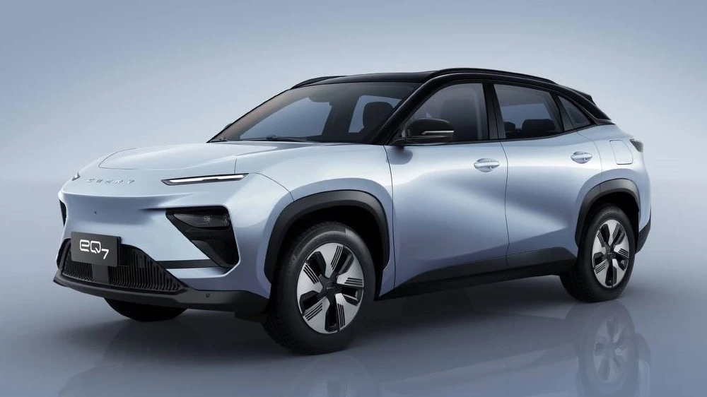 Chery EQ7 сбоку спереди