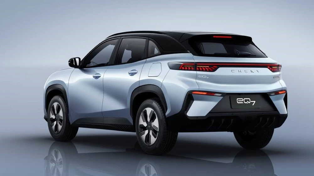 Chery EQ7 сбоку сзади