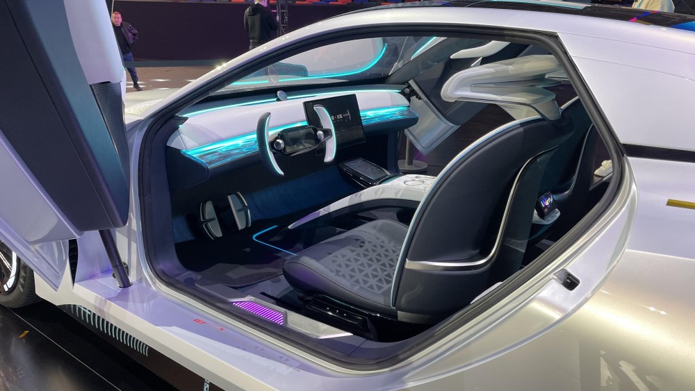 электрический концепт-кар купе Chery iCar GT салон интерьер
