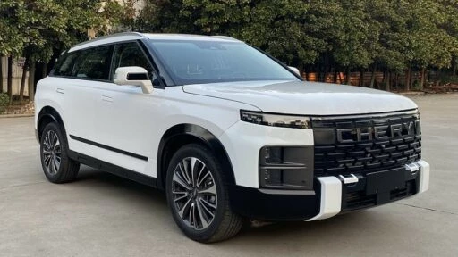 Chery TJ-1 с шильдиком Real Me спереди сбоку
