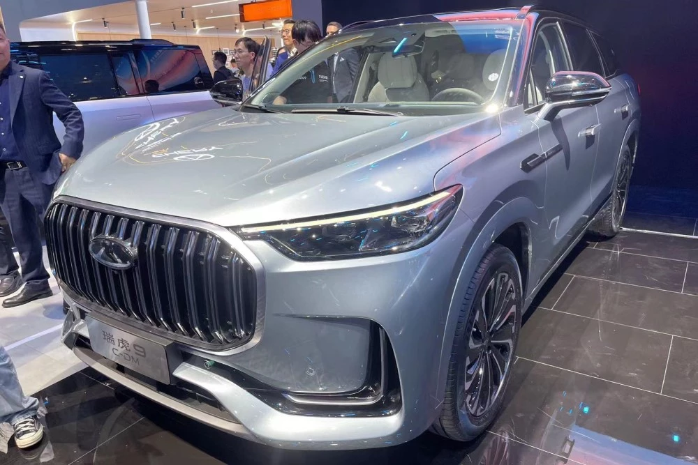 Chery Tiggo 9 C-DM сбоку спереди