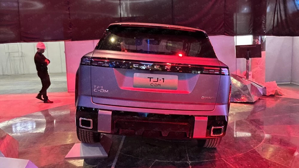 гибридный Chery TJ-1 C-DM PHEV на Шанхайском автосалоне 2023 сзади