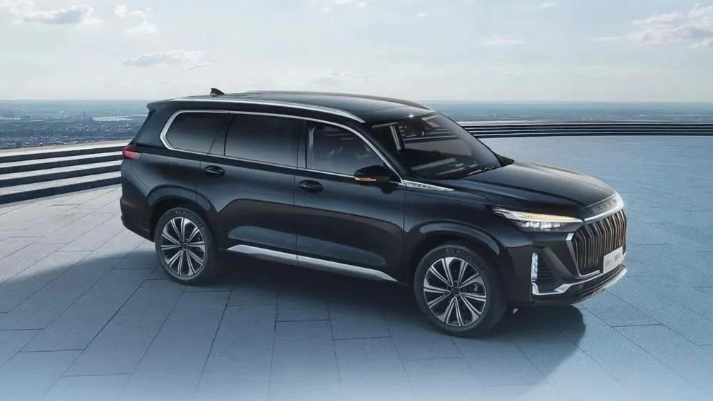 Exeed VX второго поколения 2023 спереди сбоку