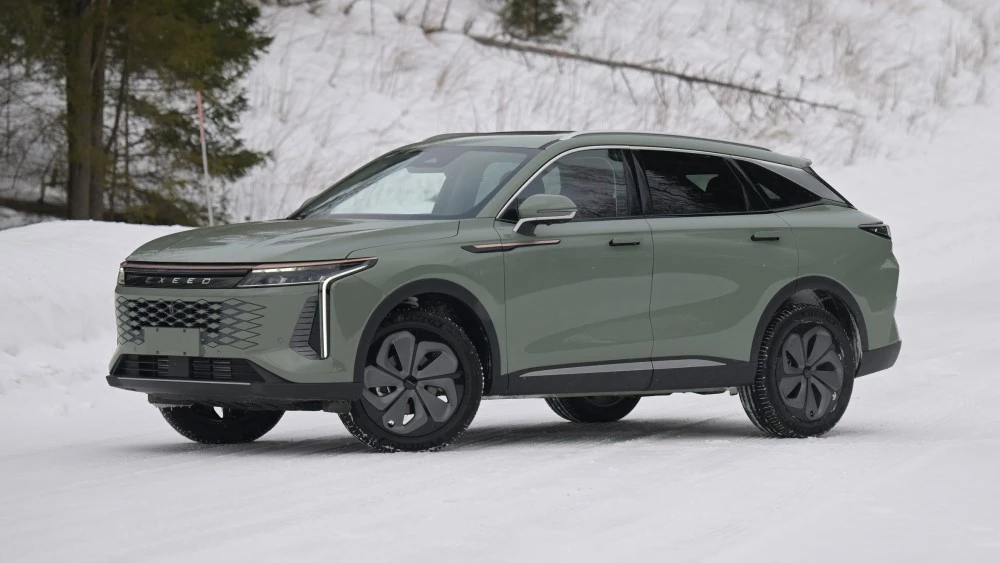 фото Exeed RX в России сбоку спереди
