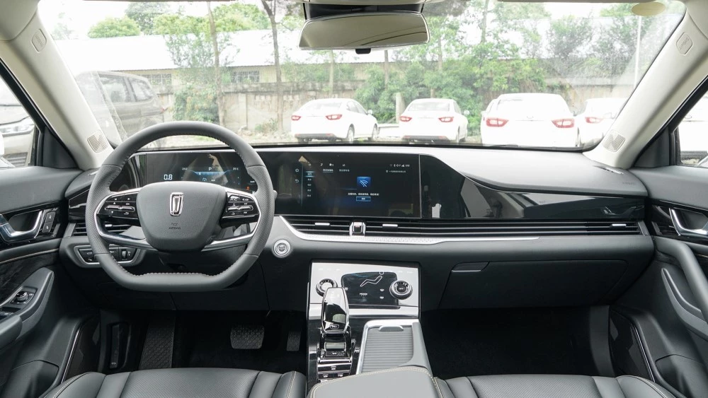 салон FAW Bestune B70