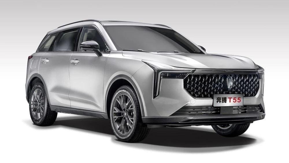 FAW Bestune T55 спереди сбоку