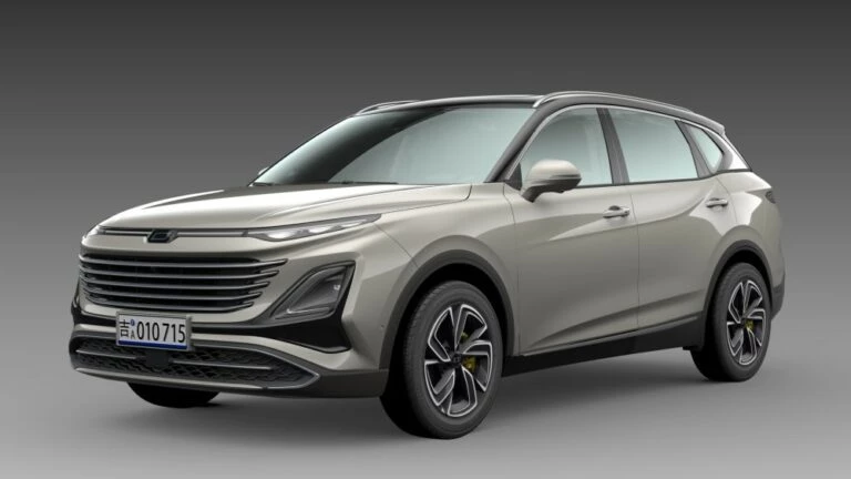 кроссовер FAW Bestune T90 сбоку спереди