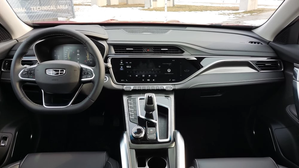 Geely Azkarra салон интерьер
