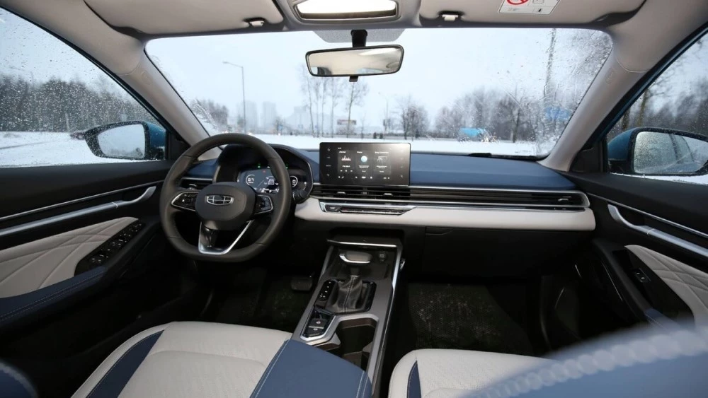 Geely Emgrand в Беларуси салон интерьер