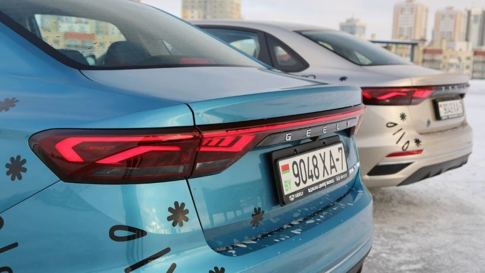 Geely Emgrand в Беларуси сзади