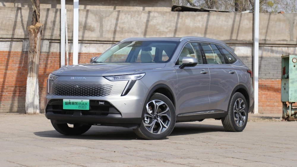 Haval Xiaolong Max спереди сбоку