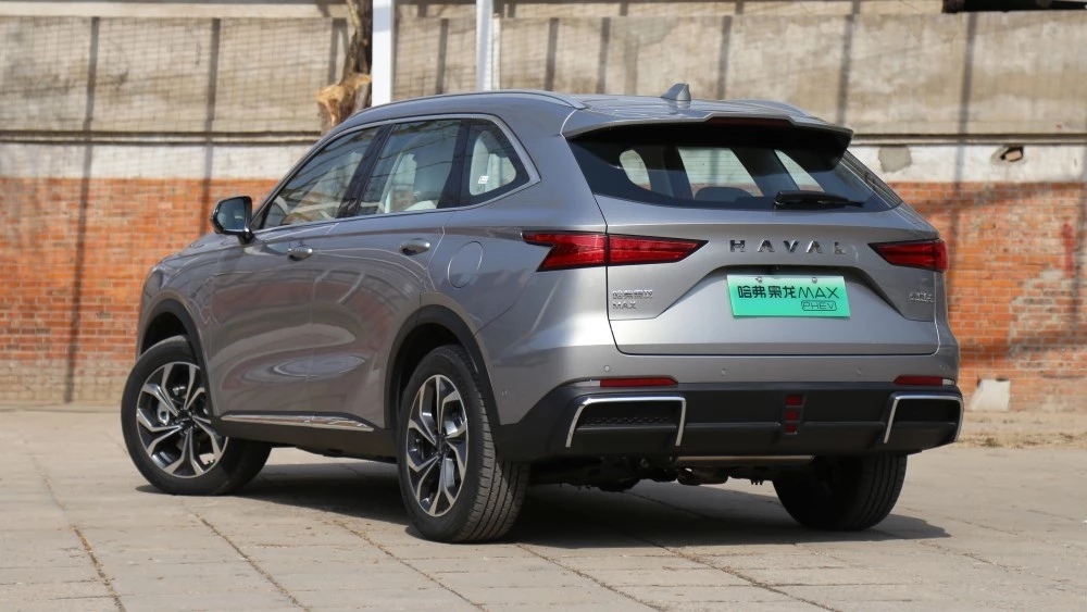 Haval Xiaolong Max сзади сбоку