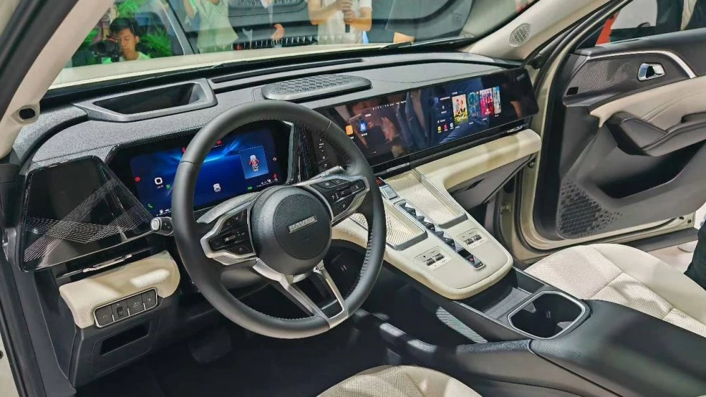 Haval Xiaolong Max на Шанхайском автосалоне салон интерьер