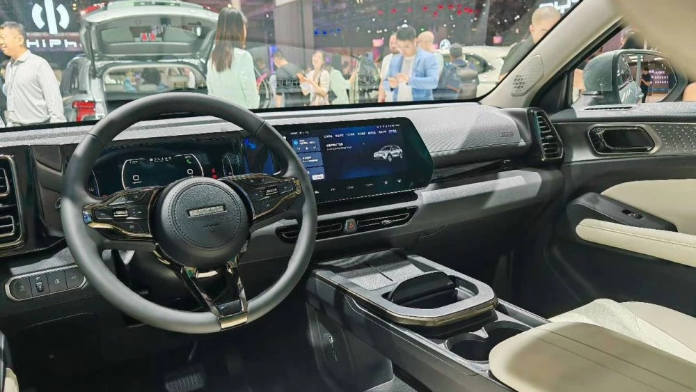 Haval Xiaolong на Шанхайском автосалоне салон интерьер