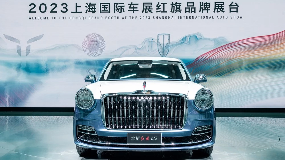 Седан Hongqi L5 нового поколения спереди