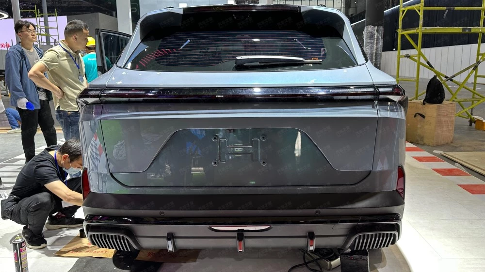 кроссовер Jetour X-2 в Шанхае 2023 сзади