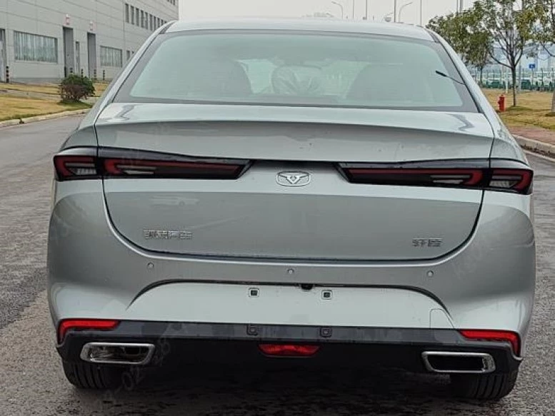 Kaiyi E5 рестайлинг сзади