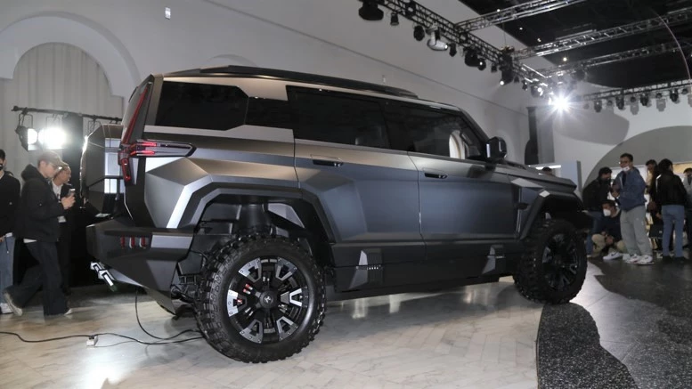 Mengshi M-Hero 917 сбоку сзади