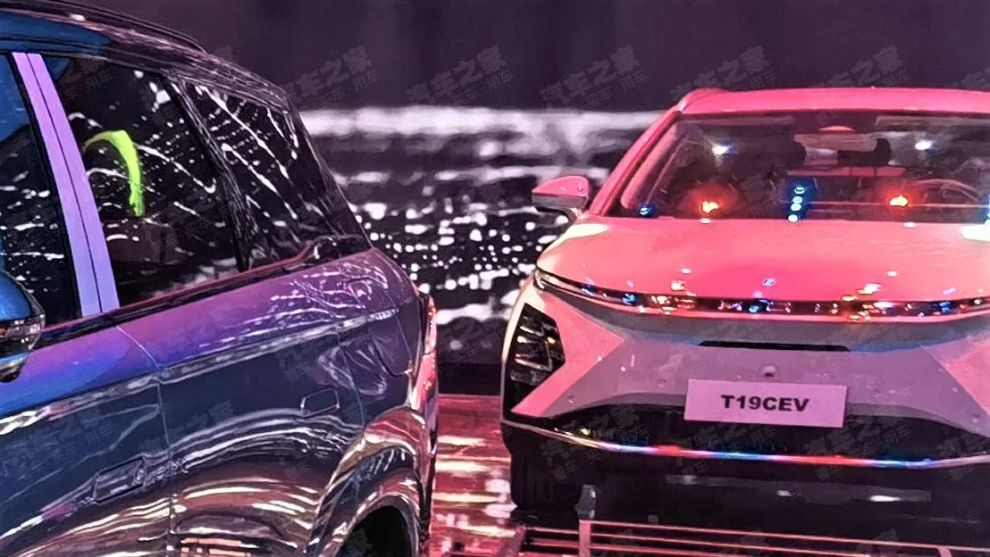 Omoda C5 T19CEV в Шанхае электрический кроссовер спереди