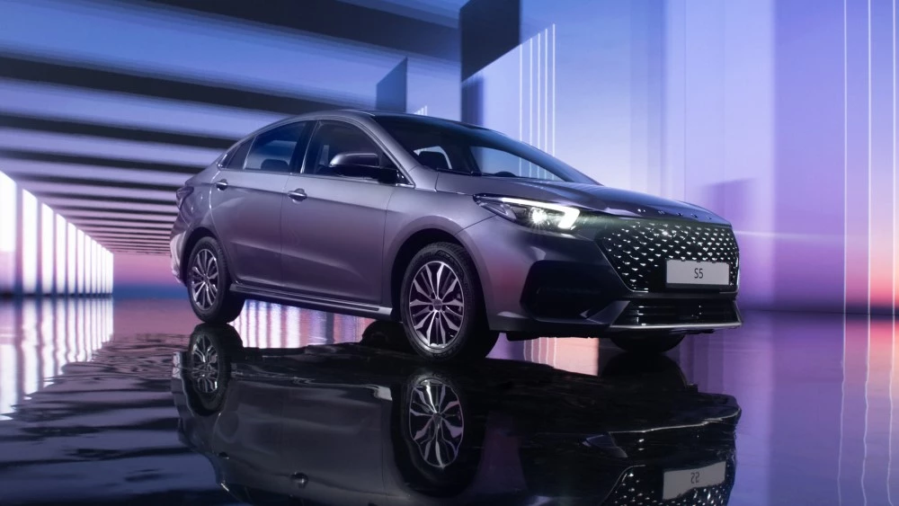 Omoda S5 седан спереди сбоку цены и комплектации