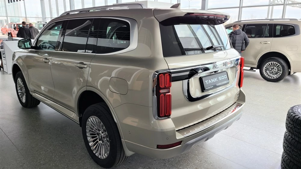 внедорожник Tank 500 сзади сбоку