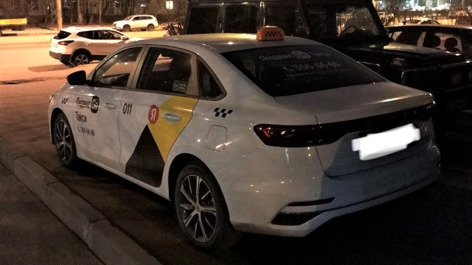 седан Geely Emgrand такси в Санкт-Петербурге