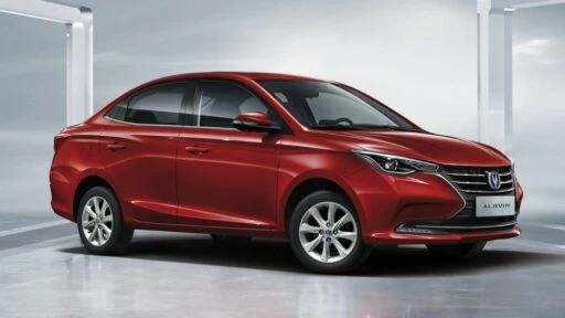 Седан Changan Alsvin сбоку спереди