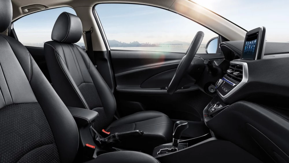 Салон интерьер Changan Alsvin