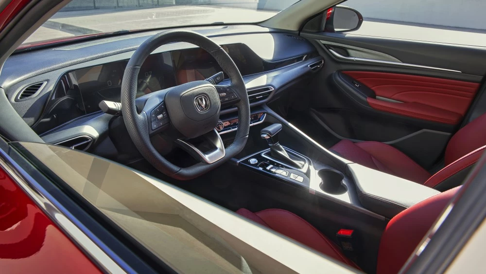 Changan Eado Plus салон интерьер