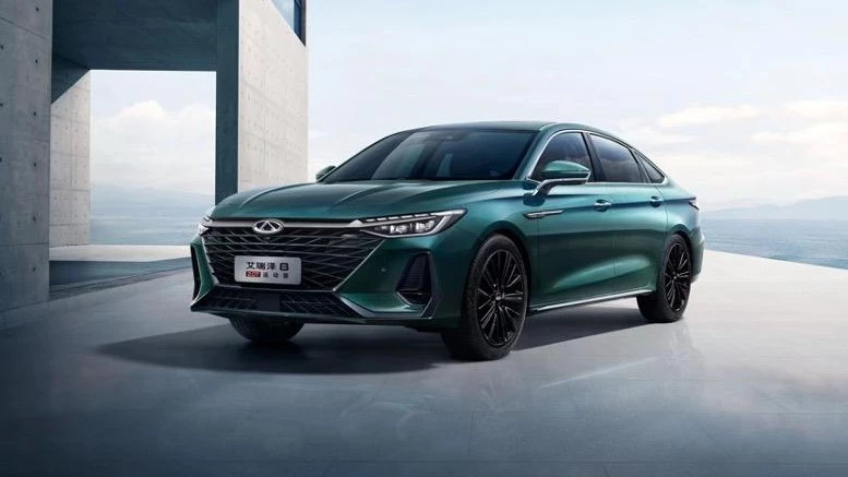 Седан Chery Arrizo 8 GT сбоку спереди