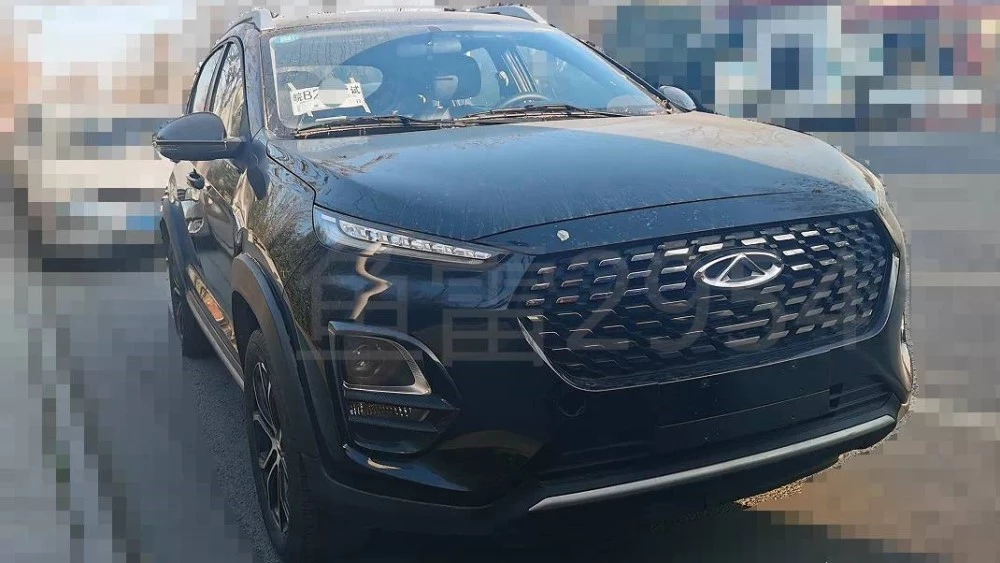 экспортная версия Chery Tiggo 3x спереди сбоку