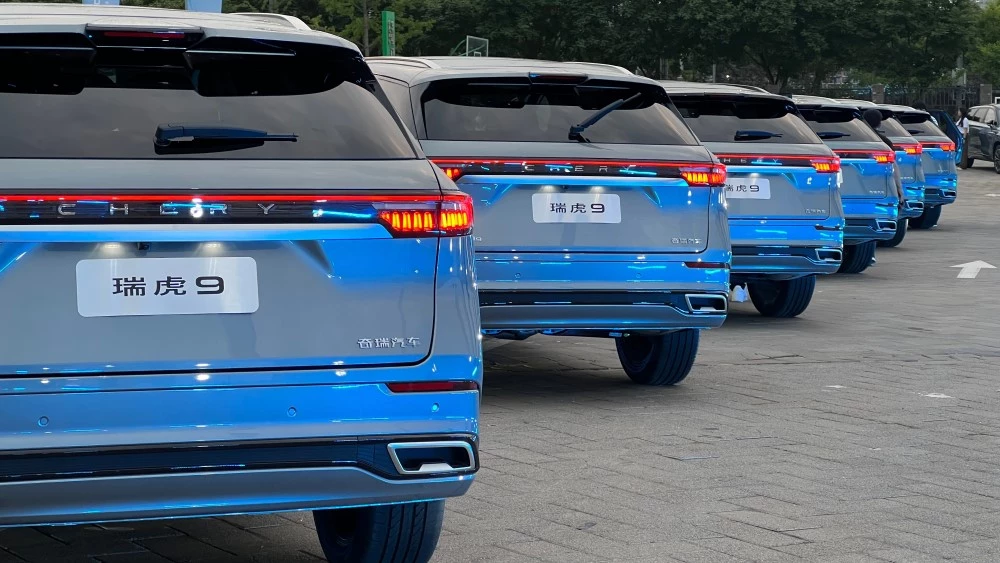 Кроссоверы Chery Tiggo 9 сзади сбоку