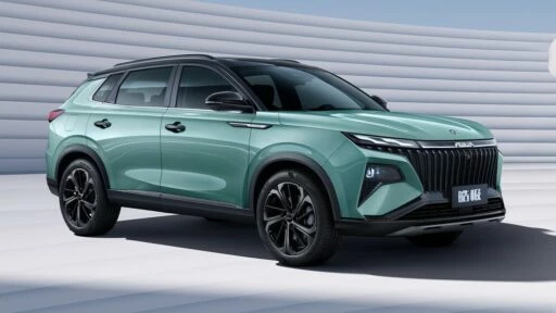 Dongfeng Aeolus Haoji сбоку спереди
