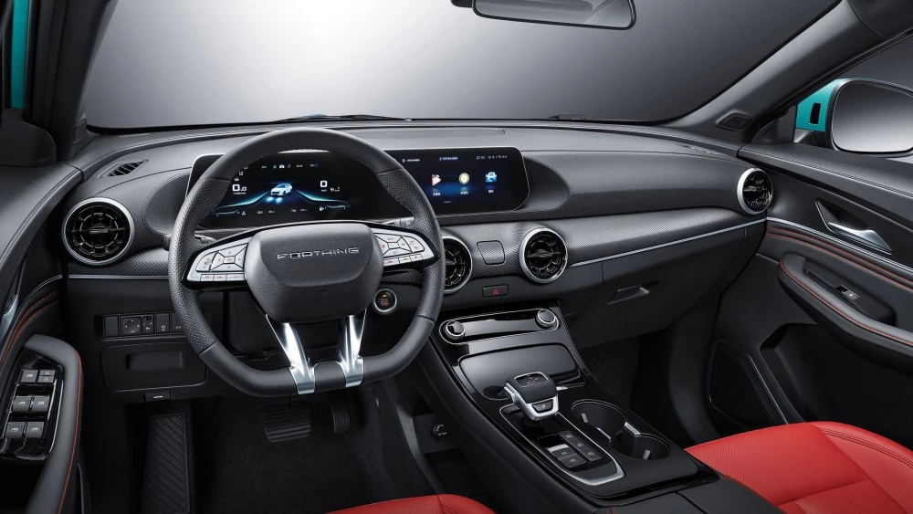 кроссовер Dongfeng Forthing T5 EVO в России салон интерьер