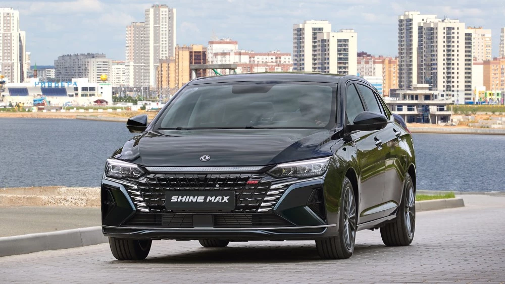 Dongfeng Shine Max сбоку спереди