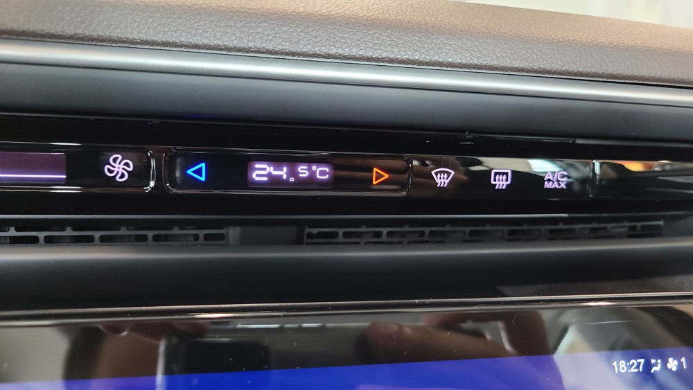 Dongfeng Shine Max в автосалоне салон интерьер управление климатом дефлекторами