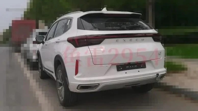 Обновленный Exeed LX сзади сбоку