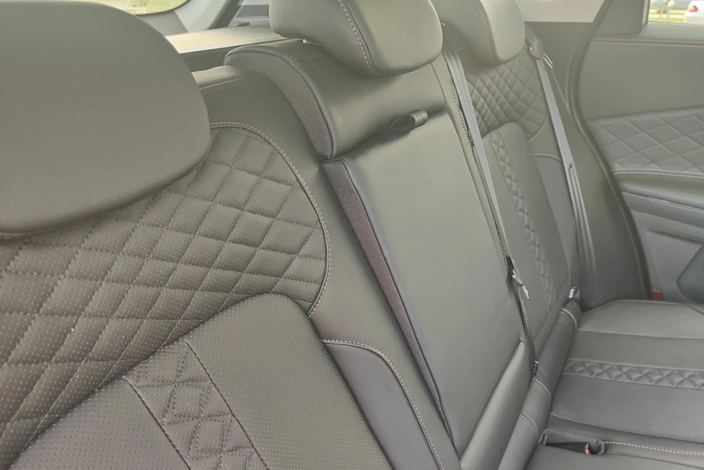 Exeed Txl салон второй ряд сиденья 