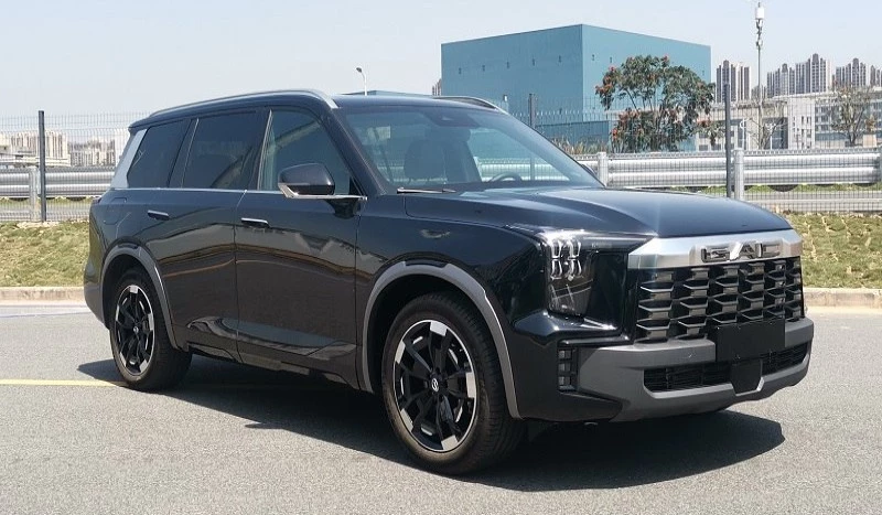 GAC GS8 туристический спереди сбоку